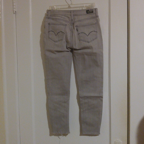 Levi's light gray skinny stretch raw hem cutoff jeans size 27 - Picture 6 of 12